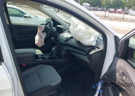 2019 Ford Escape S z USA, uszkodzony, nr VIN 1FMCU0F78KUA50738